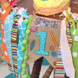 High Chair 1st  Banner  stickers can be removed.