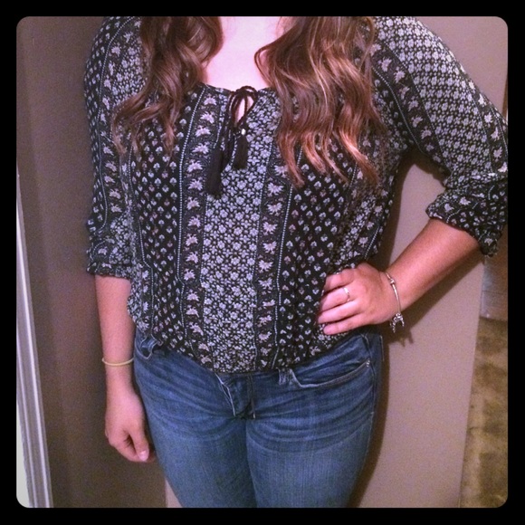 Half sleeve go out shirt