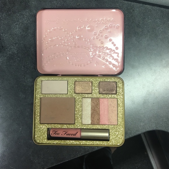 Too faced beauty wishes and sweet kisses Palette