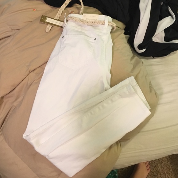 LC Lauren Conrad skinny ankle jeans with belt