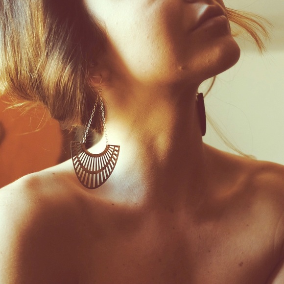 WOODKEEPS Earrings named THE CLEOS. - Picture 1 of 1