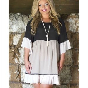 BNWOT. Black/tan/white tunic