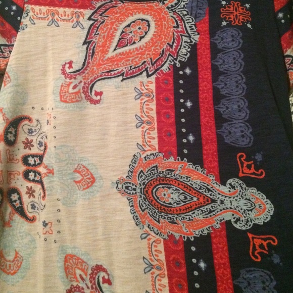 Cute & comfy tee! - Picture 2 of 3