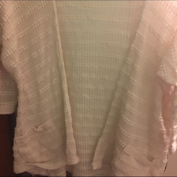 Urban Outfitters 3/4 length Cardigan👚 - Picture 2 of 3