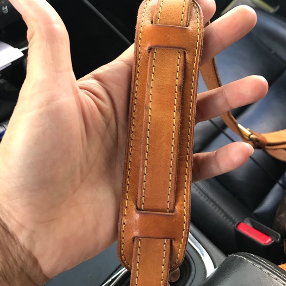 🔴SOLD🔴 Authentic Louis Vuitton Saumur 30 Handbag - Picture 5 of 8