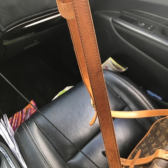 🔴SOLD🔴 Authentic Louis Vuitton Saumur 30 Handbag - Picture 8 of 8