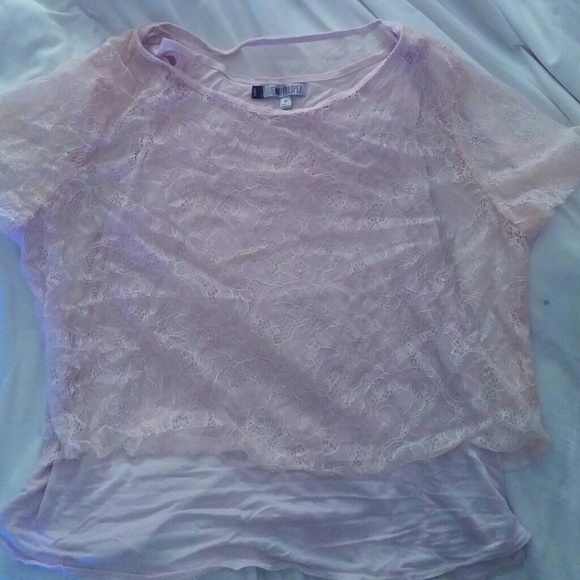 Jennifer lopez light pink top