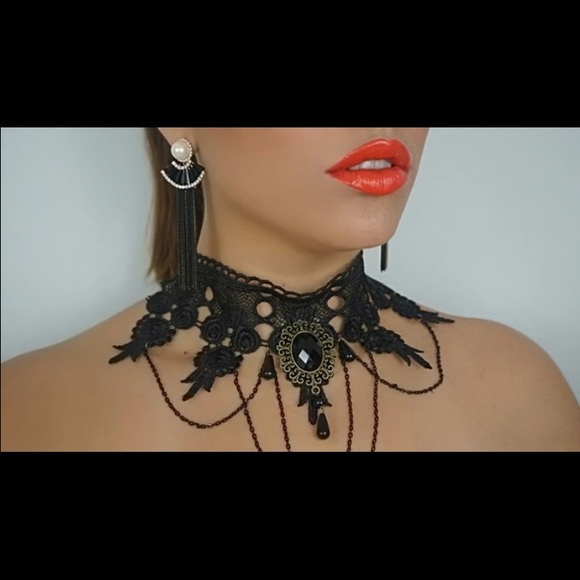 Victorian Gothic Choker - Picture 2 of 3