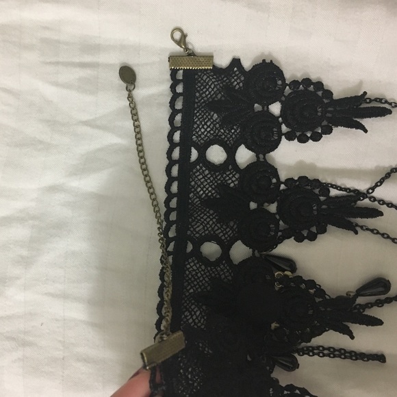 Victorian Gothic Choker - Picture 3 of 3