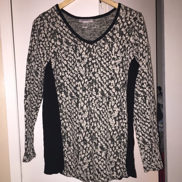 Maternity sweater & black tank - Picture 2 of 4