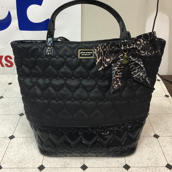 🎉price reduced🎉 Betsey Johnson Handbag