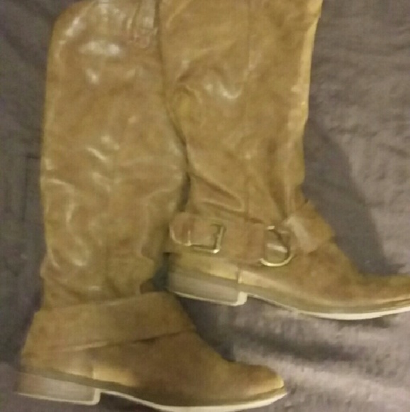 Knee boots