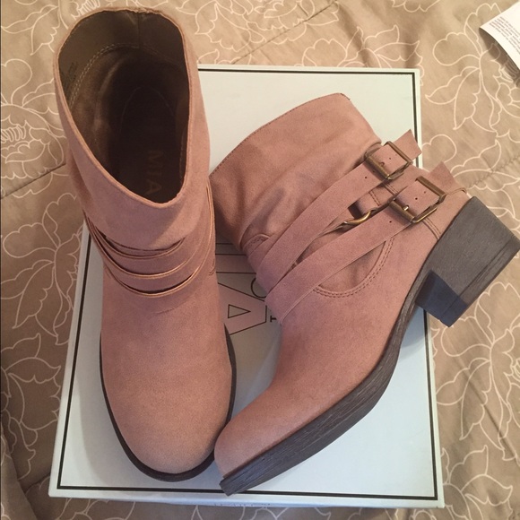 New MIA ankle boots