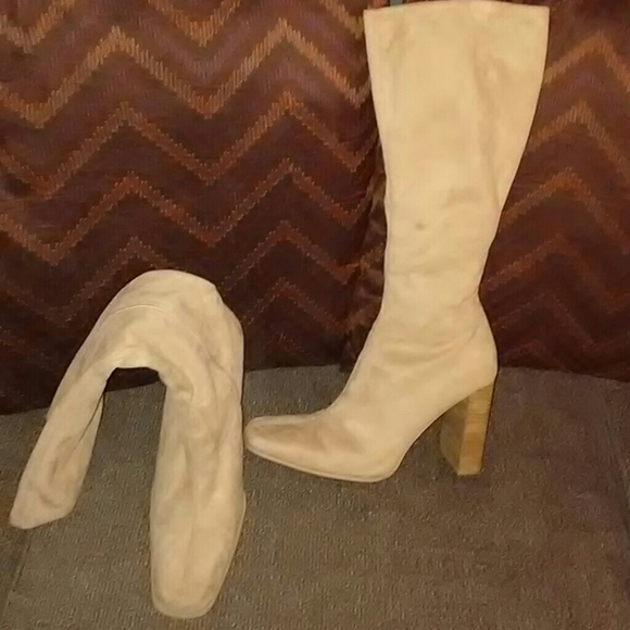 Candie's Shoes - 🌟HOST PICK🌟 Tan Boots !!!