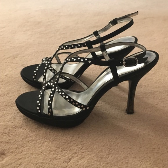 Black heels with gems - Picture 2 of 3