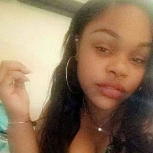 Meet your Posher, Nia