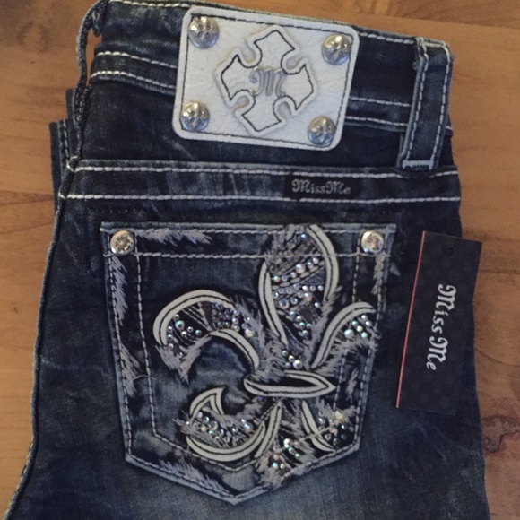 Miss Me Denim - Miss Me relaxed boot 27/34 NWT