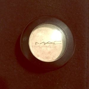 Mac shadow , in color Phloof!