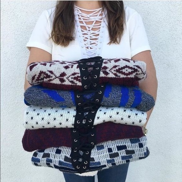 Lace up front vintage sweaters - Picture 2 of 3