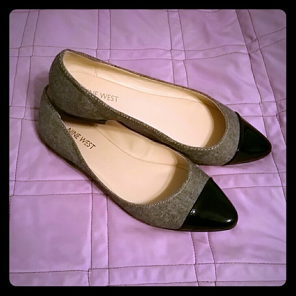 Nine West Pointed Gray Flats with Patent Leather