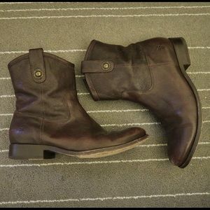 Like new! Frye booties! 🍂