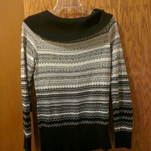 💣💥White House Black Market sweater