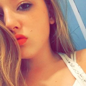 Meet your Posher, Chloe