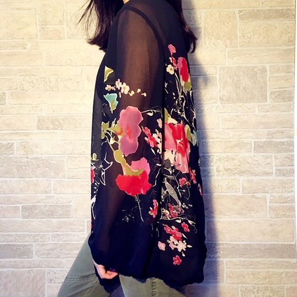 Black floral chiffon kimono - Picture 3 of 3