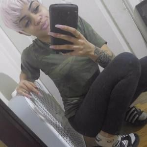 Meet your Posher, Kay