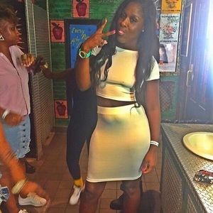 Meet your Posher, Crystal