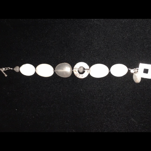 White Howlite, White Jade, Matte Glass Bracelet