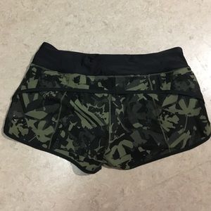 lululemon camo speedshort