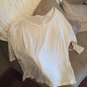White mid sleeve t shirt