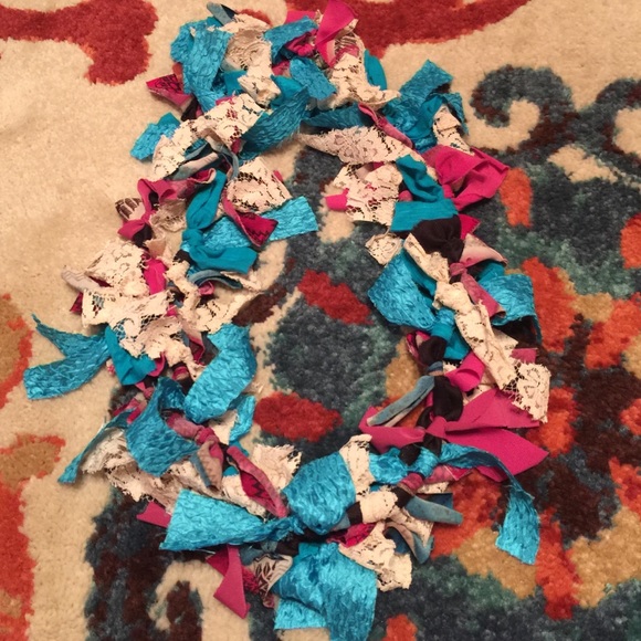 🔴Sold....Scrap scarf
