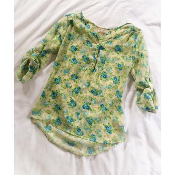 🌸CLEARANCE!!!🌸 Floral Bobbie Brooks Blouse