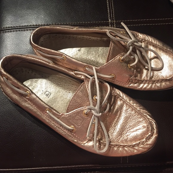 Sperry Shoes - Metallic pink Sperry shoes