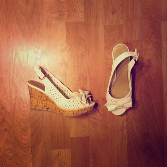 SO White Short Heel Wedges