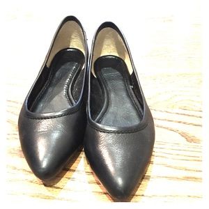 Free point toe flats