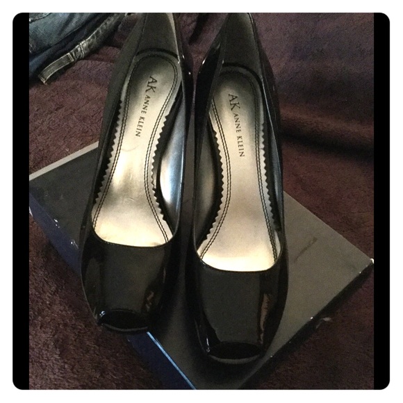 Anne Klein peep toe pumps