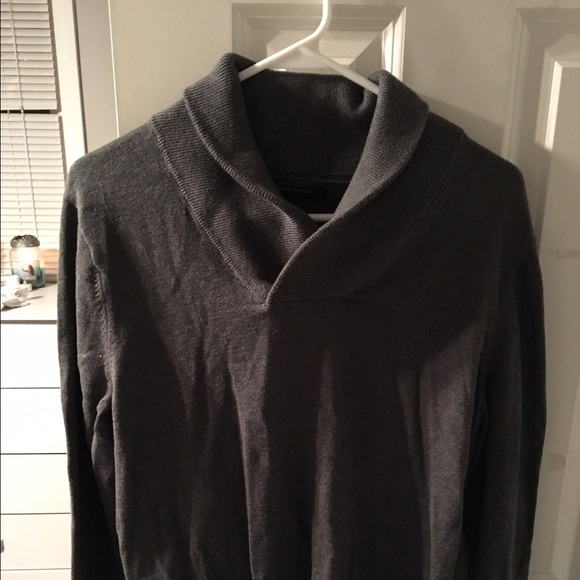 Banana Republic Men's V-neck sweater