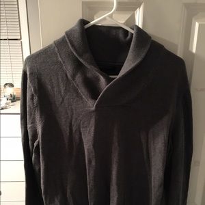 Banana Republic Men's V-neck sweater