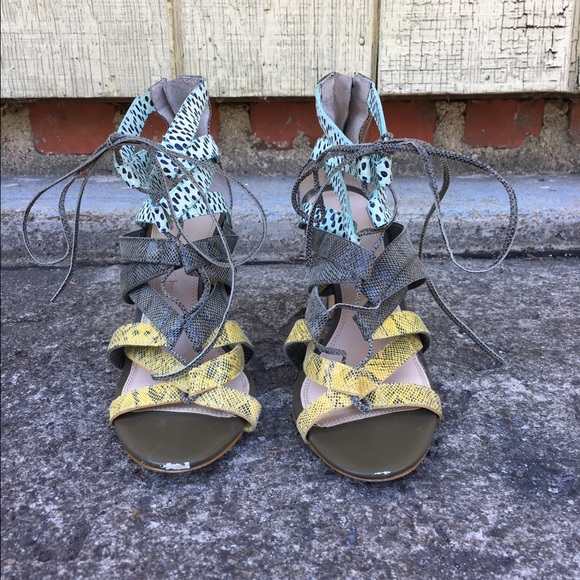 Banana Republic Snakeskin Strappy Sandal Heel Sz 7
