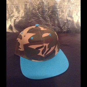 Snap back hat
