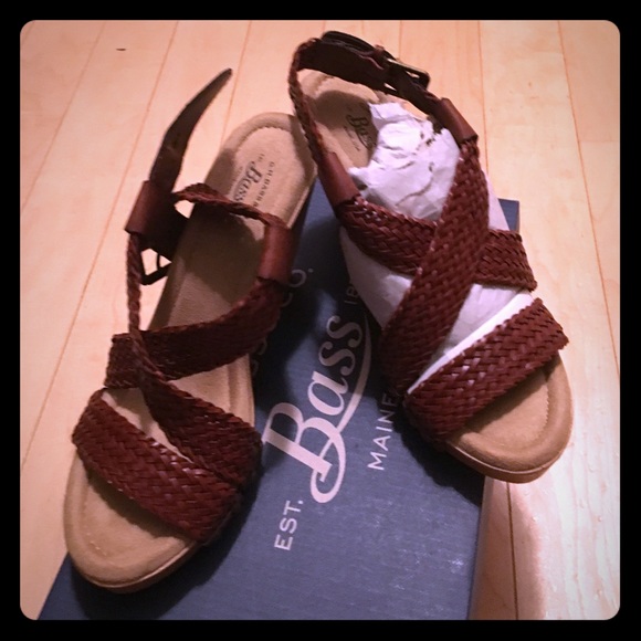 Bass sandals- brown