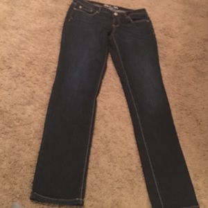 Aeropostale Bayla Curvy Skinny in Size 8
