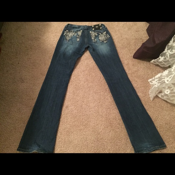 2 pairs of good condition miss me jeans . - Picture 3 of 3