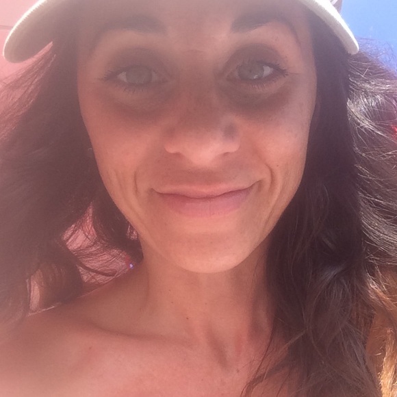 Meet your Posher, Leticia