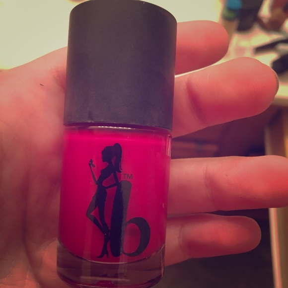 New! Be a bombshell nail polish