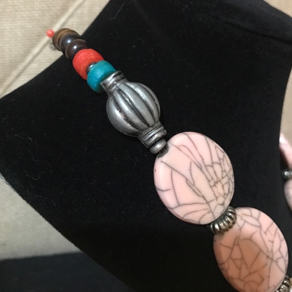 HANDMADE Stone statement necklace - Picture 2 of 3