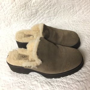 Clogs mules UGG size 9